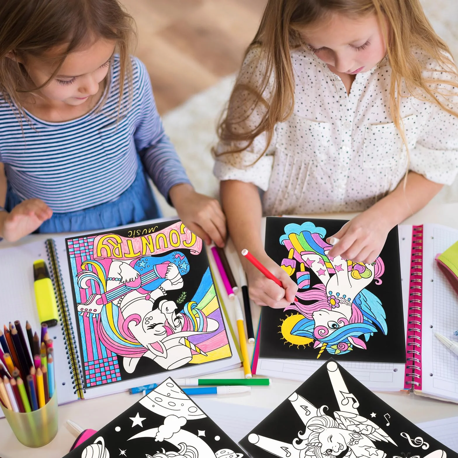 Zhanmai Lot de 24 Affiches à Colorier en Velours Licorne pour Enfants