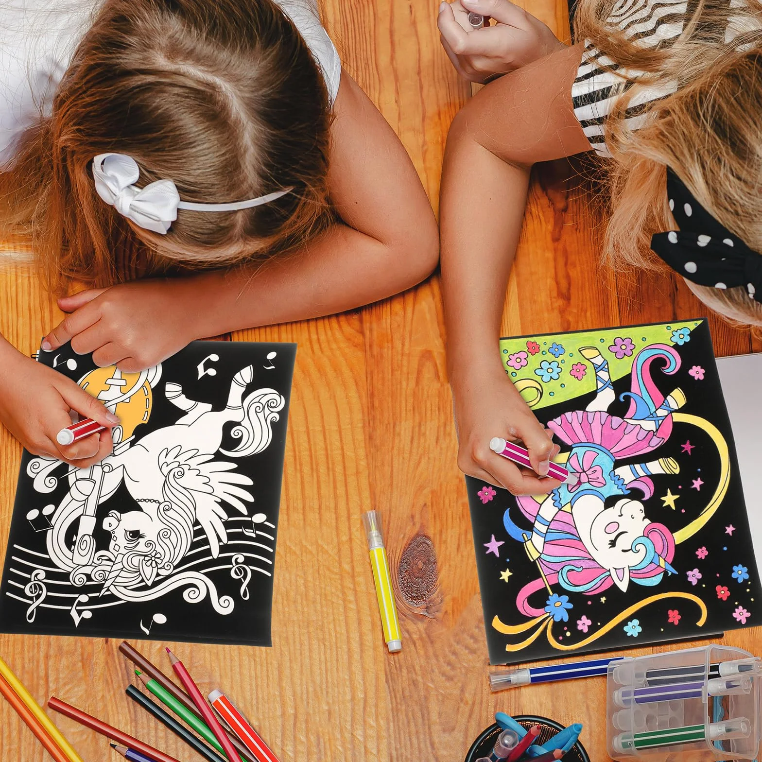 Zhanmai Lot de 24 Affiches à Colorier en Velours Licorne pour Enfants
